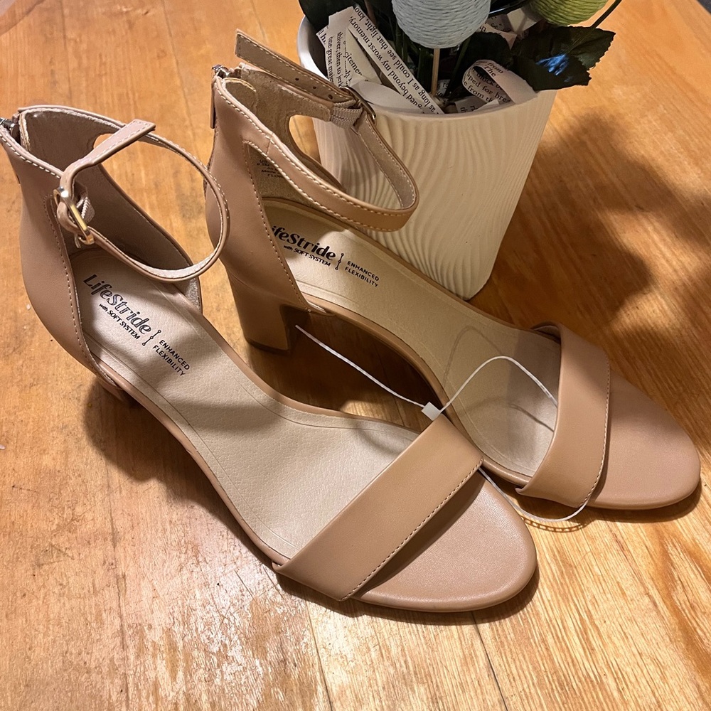 LifeStride  Florence Nude Ankle-Strap Heels Sandals Size 9.5 M NWOB
